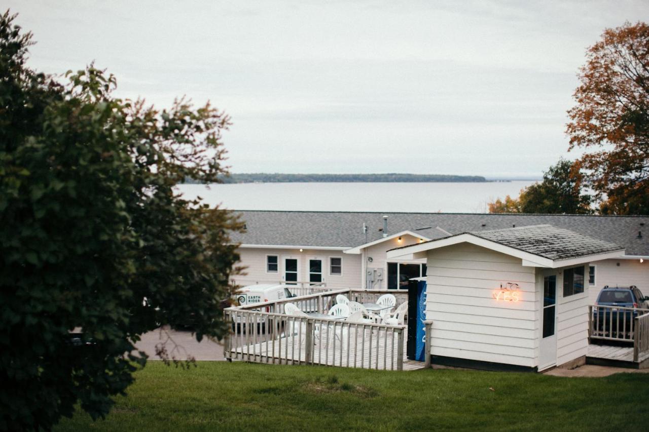 Seagull Bay Motel Бейфилд Экстерьер фото